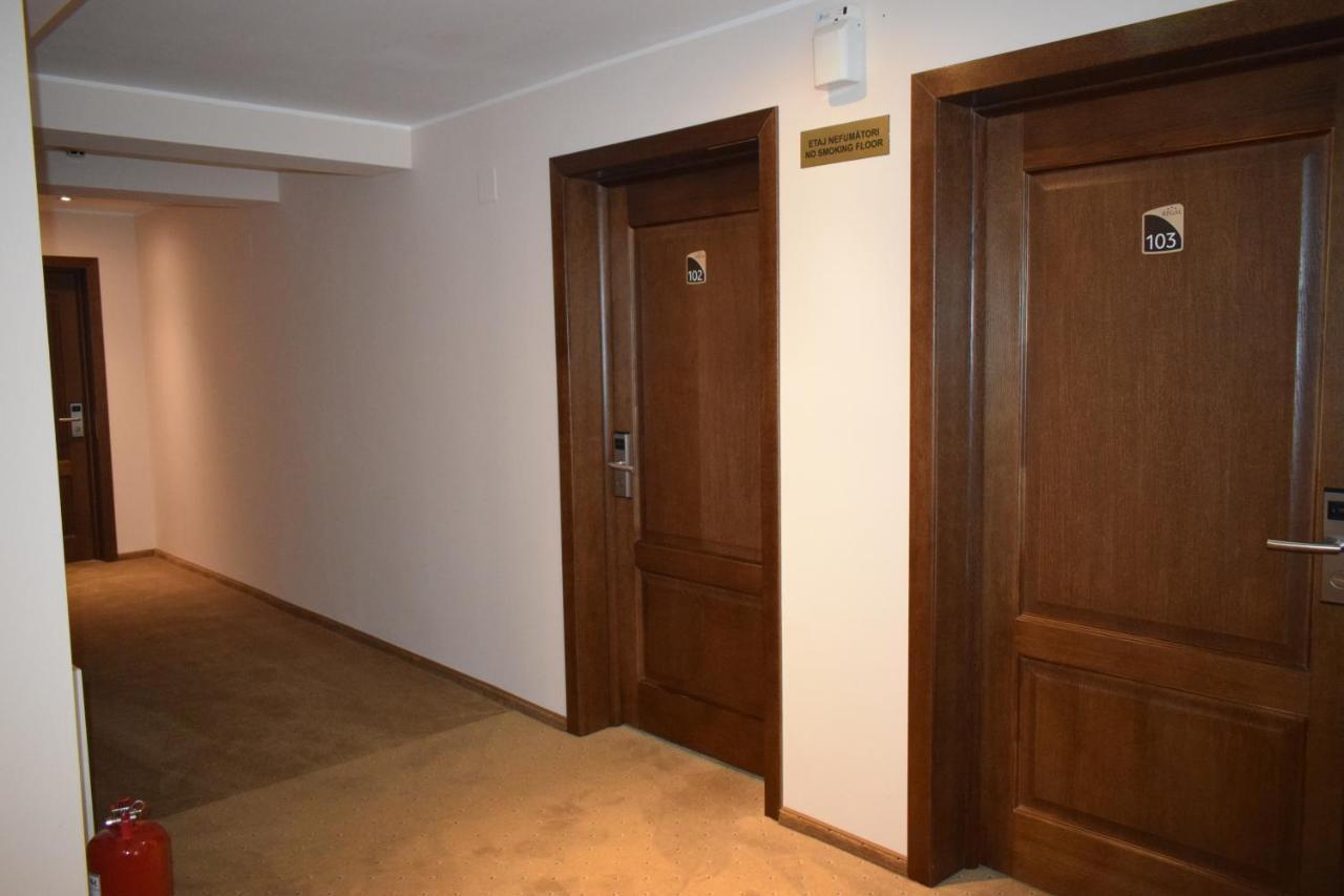 Hotel Regal Braszów Zewnętrze zdjęcie