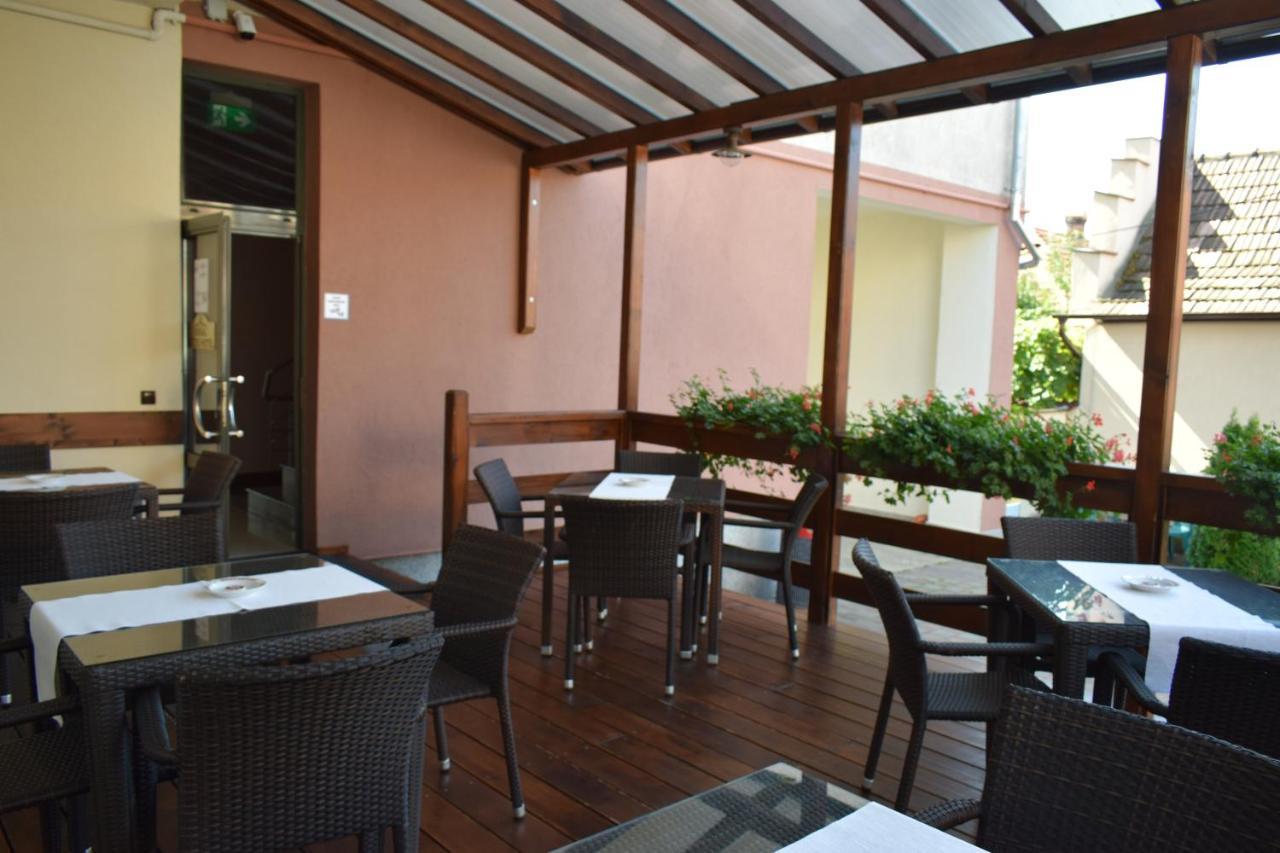 Hotel Regal Braszów Zewnętrze zdjęcie