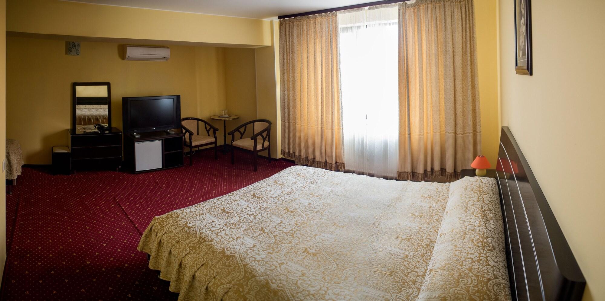 Hotel Regal Braszów Zewnętrze zdjęcie