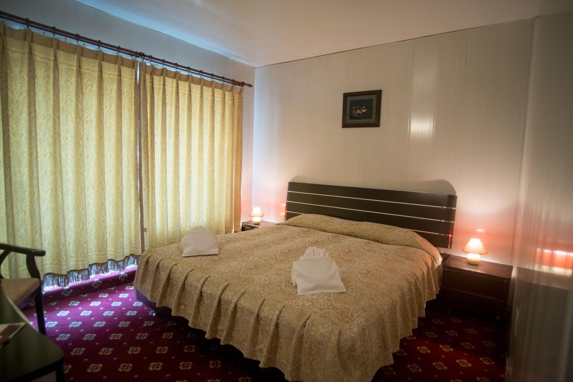 Hotel Regal Braszów Zewnętrze zdjęcie