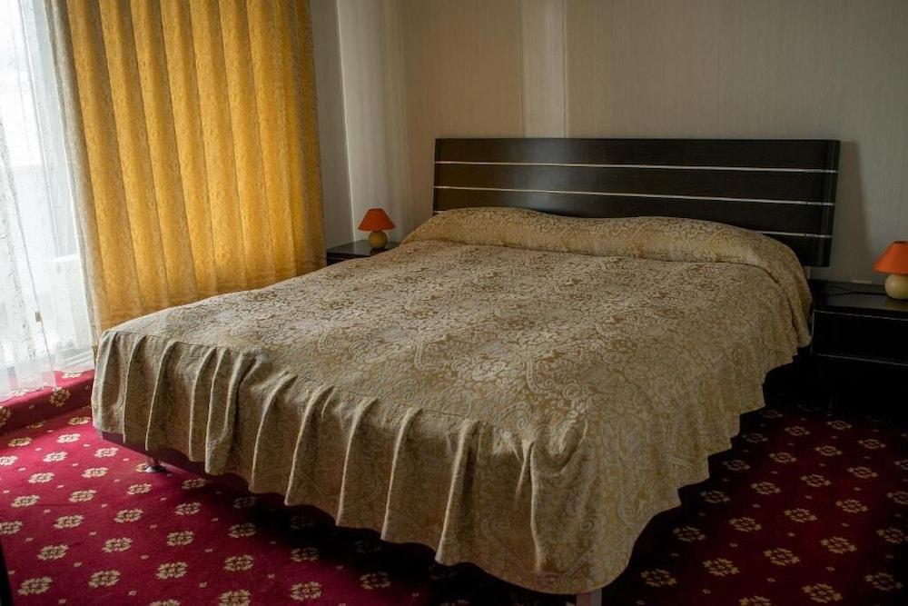 Hotel Regal Braszów Zewnętrze zdjęcie
