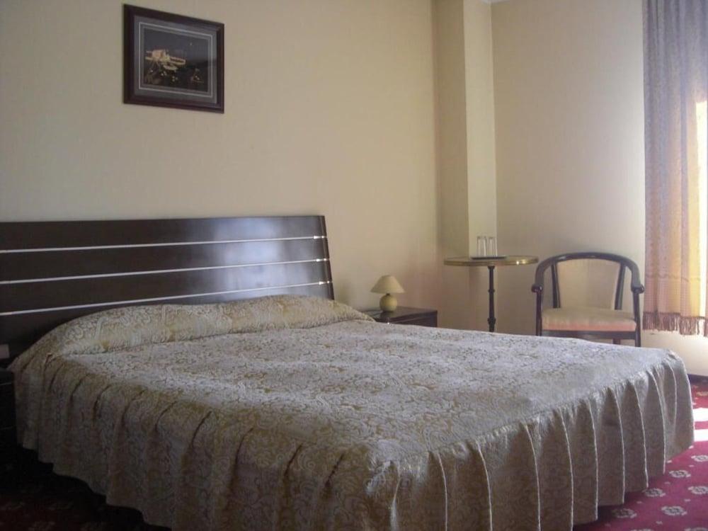 Hotel Regal Braszów Zewnętrze zdjęcie