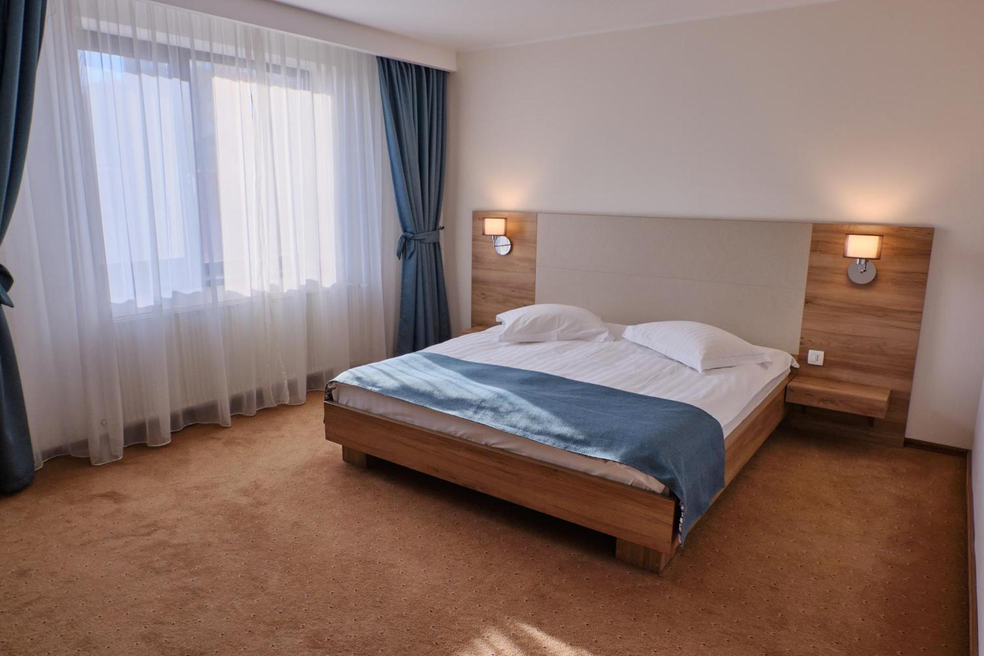 Hotel Regal Braszów Zewnętrze zdjęcie