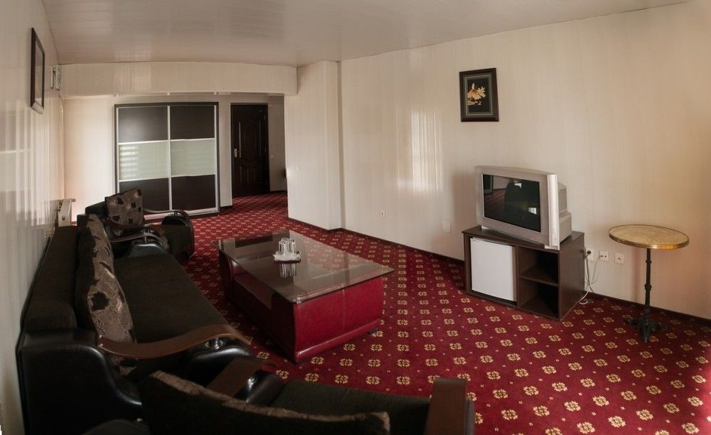 Hotel Regal Braszów Zewnętrze zdjęcie