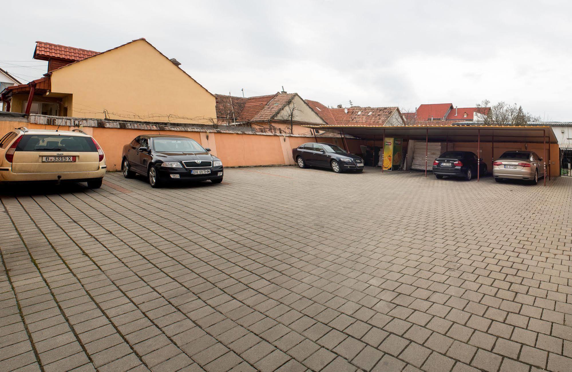 Hotel Regal Braszów Zewnętrze zdjęcie