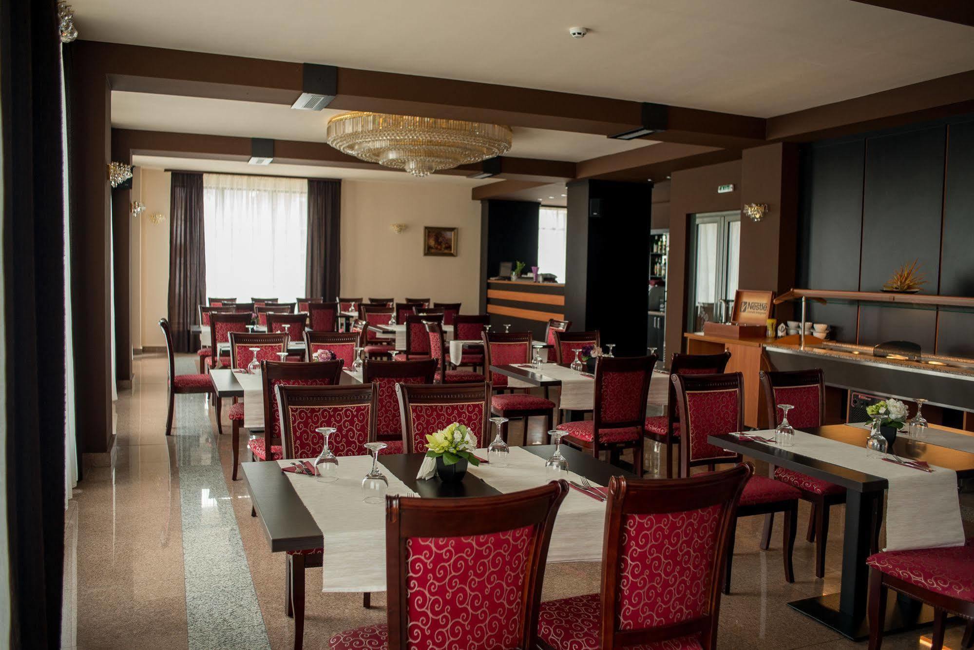 Hotel Regal Braszów Zewnętrze zdjęcie